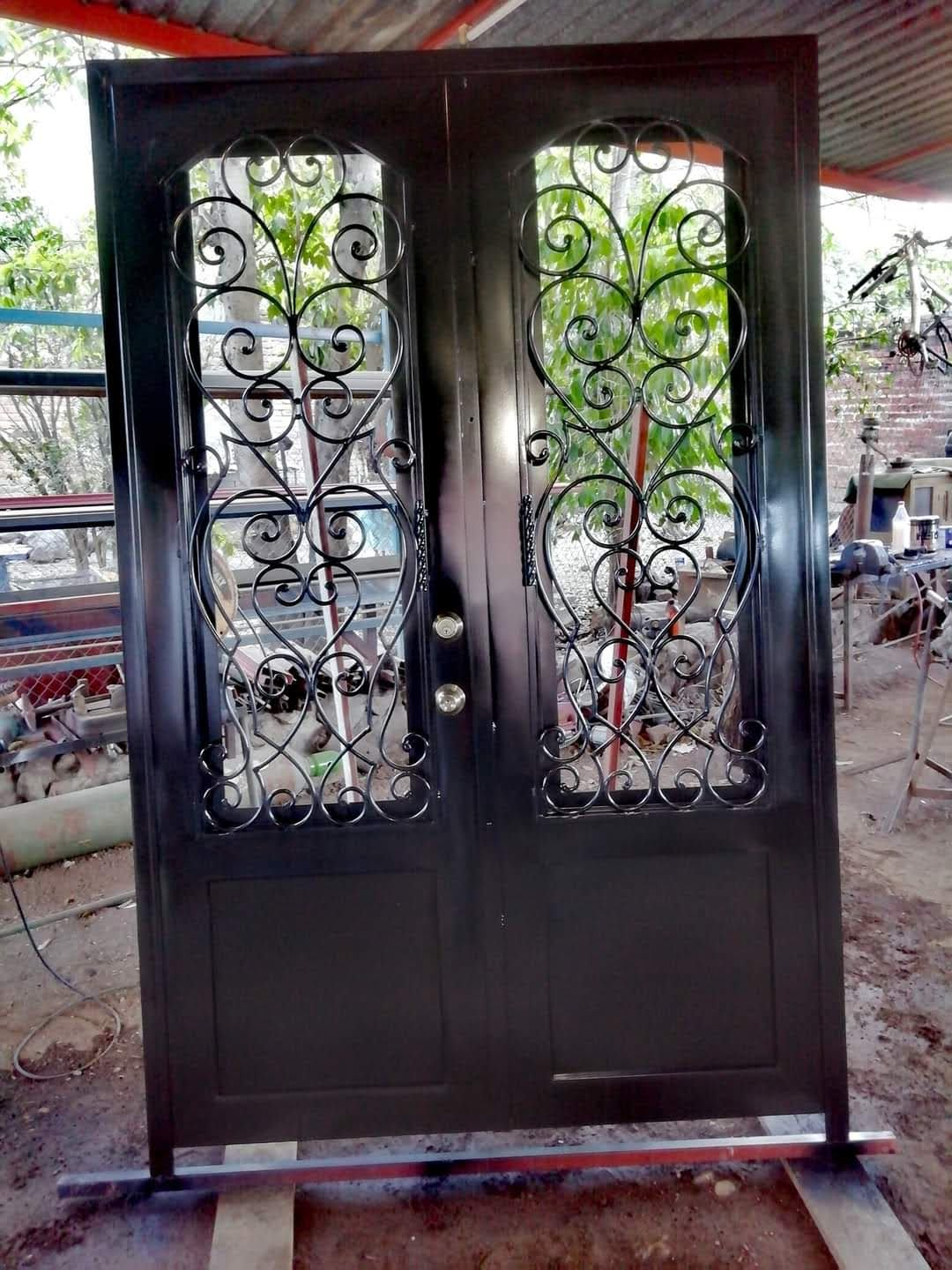 PUERTA PERSONALIZADA - Trabajo 004